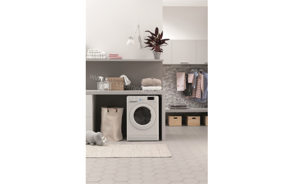 INDESIT BDE864359WFR - Mise en situation