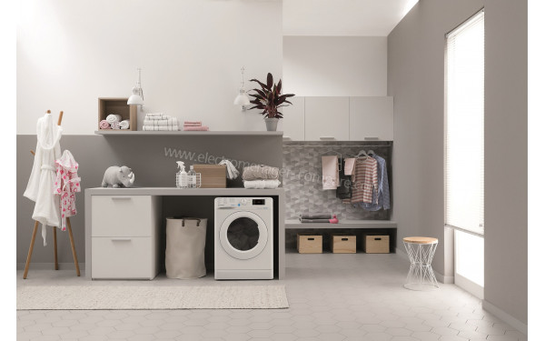 INDESIT BDE864359WFR - Mise en situation