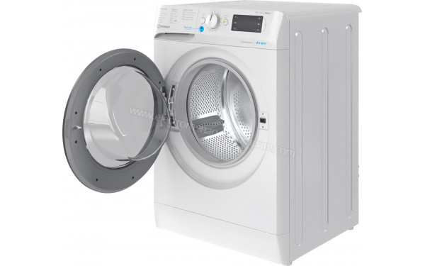 INDESIT BDE964359WBFR - Vue de l'int&eacute;rieur