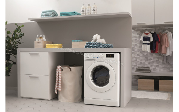 INDESIT BWE101685XWKFRN - Mise en situation