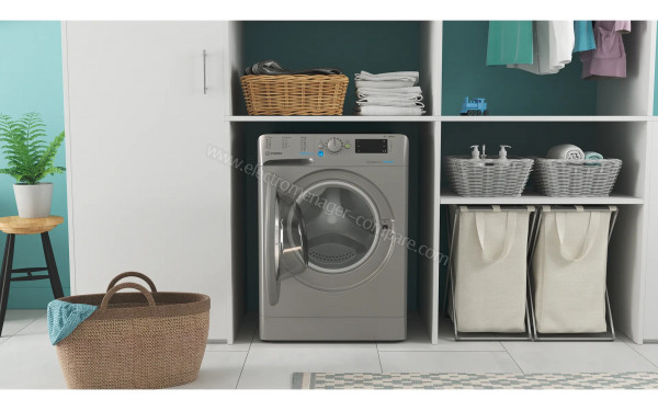 INDESIT BWE91485XSEUN - Mise en situation
