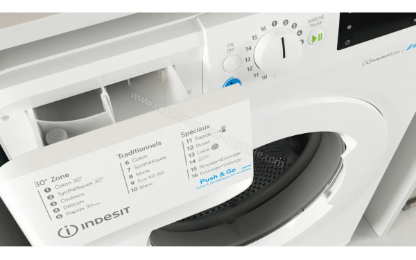 INDESIT BWE91485XWFRN - Zoom sur le tiroir lessiviel