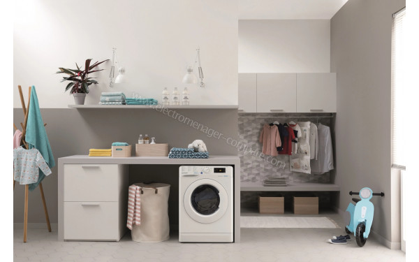 INDESIT BWEW81285XWFRN - Mise en situation