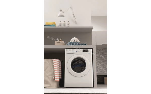 INDESIT BWEW81285XWFRN - Mise en situation