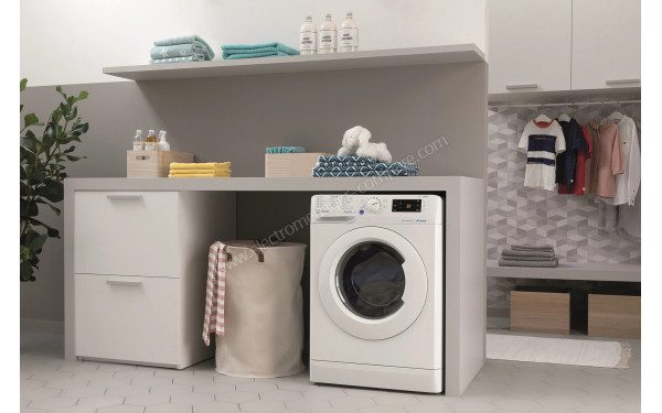 INDESIT BWEW81285XWFRN - Mise en situation