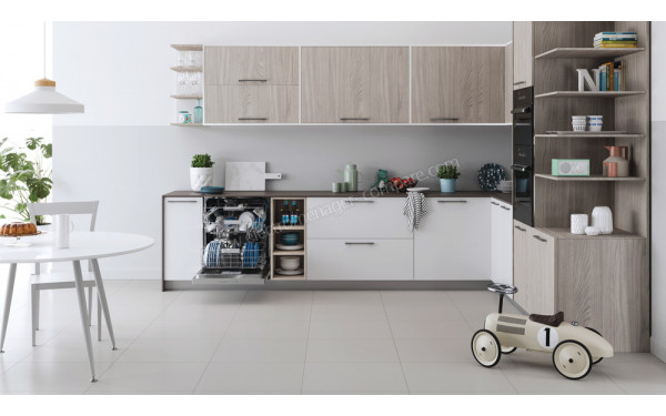 INDESIT DBC 3C24 AC X - Mise en situation