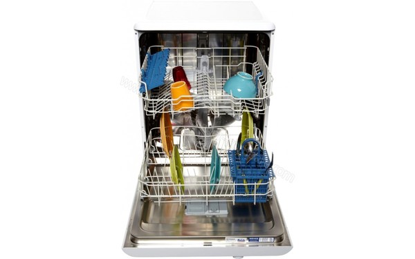 INDESIT DFP 27B16 FR - Vue de l'int&eacute;rieur (cr&eacute;dit : Boulanger)