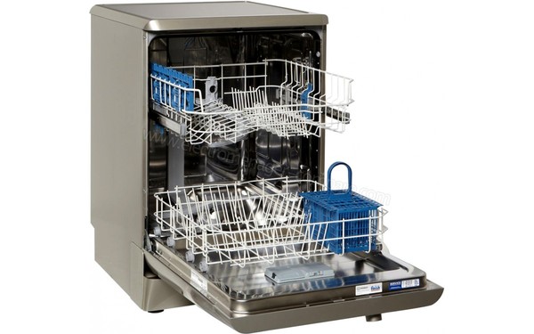 INDESIT DFP 27B16 NX FR - Vue de l'int&eacute;rieur 2 (cr&eacute;dit : Boulanger)