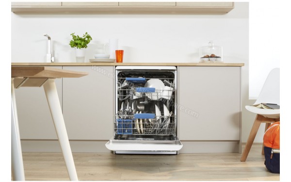 INDESIT DFP 58T94 Z - Mise en situation 3