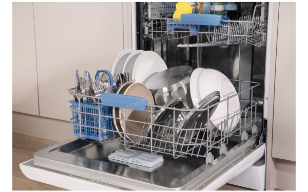 INDESIT DFP 58T94 Z - Mise en situation 4