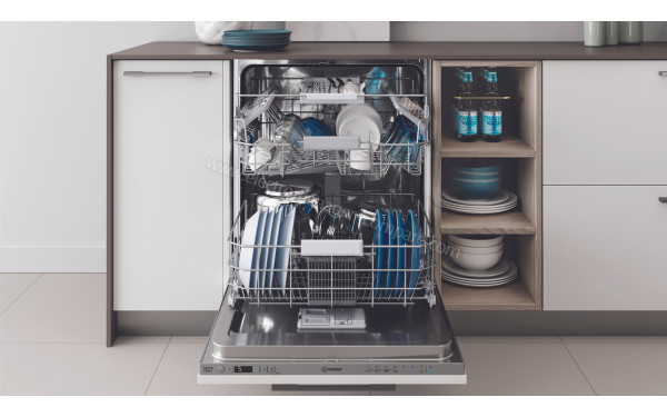 INDESIT DIC 3C24 AC S - Vue du panier inf&eacute;rieur