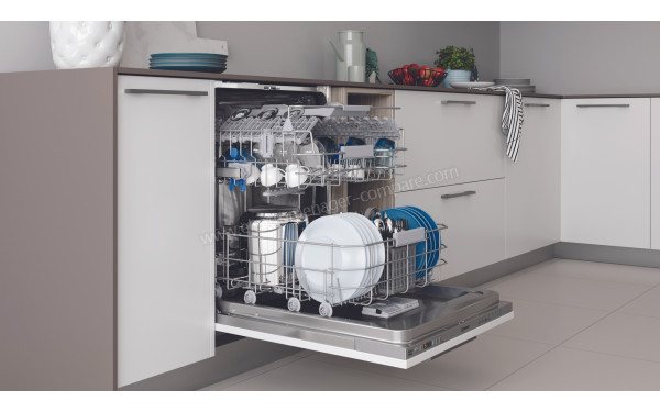 INDESIT DIC 3C24 AC S - Vue de l'int&eacute;rieur