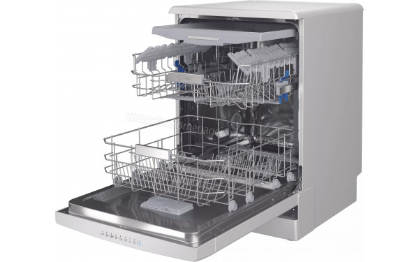 INDESIT I0FD561W - Vue des paniers