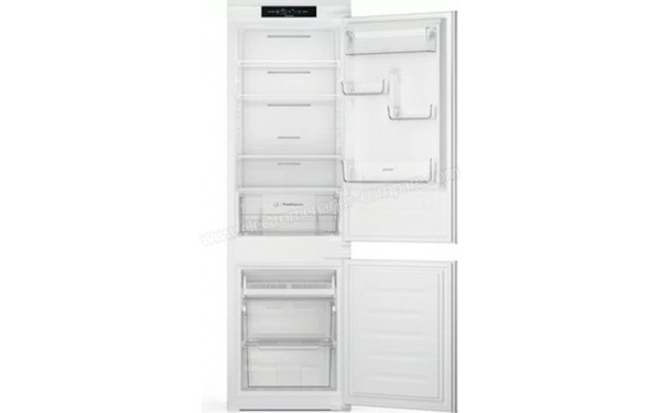 INDESIT INC18T311 - Vue de l'int&eacute;rieur