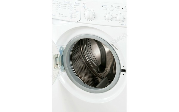 INDESIT IWC 71452 C FR - Vue du tambour