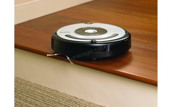 IROBOT Roomba 565 Pet - Vue 3/4 gauche