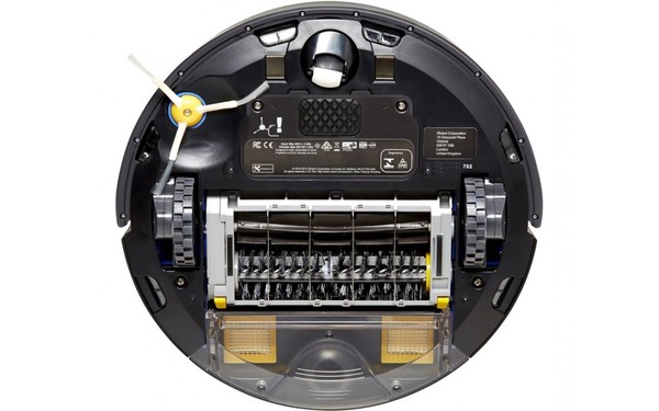 IROBOT Roomba 782e - Vue du dessous (cr&eacute;dit : Boulanger)