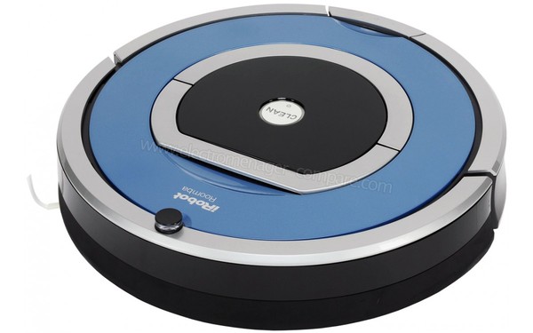 IROBOT Roomba 790 - Vue 3/4 droite (cr&eacute;dit : Darty)