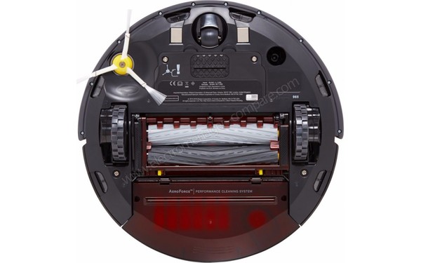 IROBOT Roomba 965 - Vue du dessous (cr&eacute;dit : Boulanger)