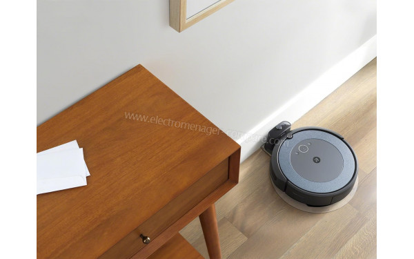 IROBOT Roomba Combo i5 i517240 - Vue sur base de chargement
