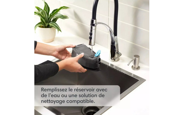 IROBOT Roomba Combo i5 i517840 - Remplissage du r&eacute;servoir d'eau
