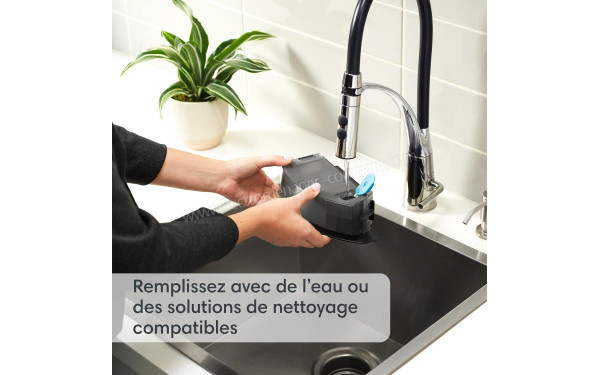 IROBOT Roomba Combo j5+ j557640 - Remplissage du r&eacute;servoir d'eau