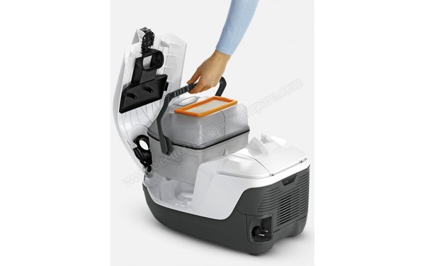 KARCHER DS 6000 - Extraction du bac (cr&eacute;dit : Boulanger)