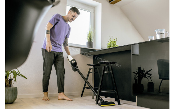 KARCHER VC 4 Cordless Premium myHome - Mise en situation