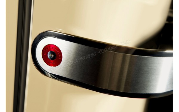 KITCHENAID KCFMA60150L - Poign&eacute;e de porte (cr&eacute;dit : Boulanger)