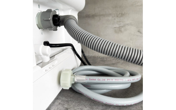 KITCHEN MOVE WASH CLEAN - Vue de l'arri&egrave;re