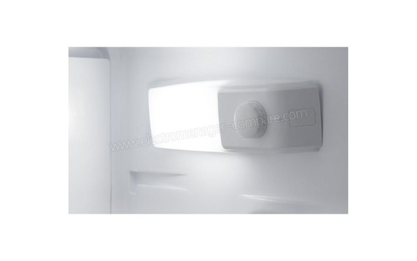 KLARSTEIN Springfield Eco Blanc - Vue des commandes et de l'&eacute;clairage int&eacute;rieur