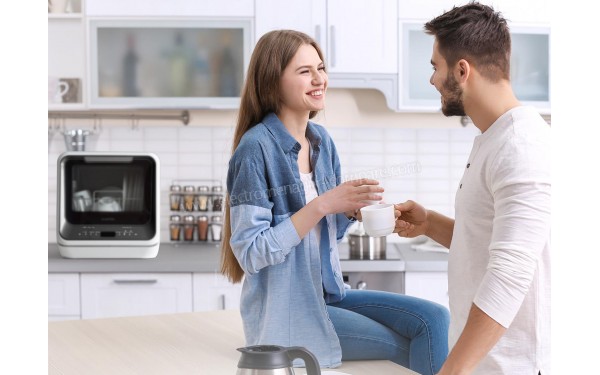 KLARSTEIN Amazonia Mini Noir et Blanc - Mise en exposition dans une cuisine