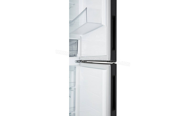 LG GBV22NCCEP - Zoom sur les poign&eacute;es int&eacute;gr&eacute;es