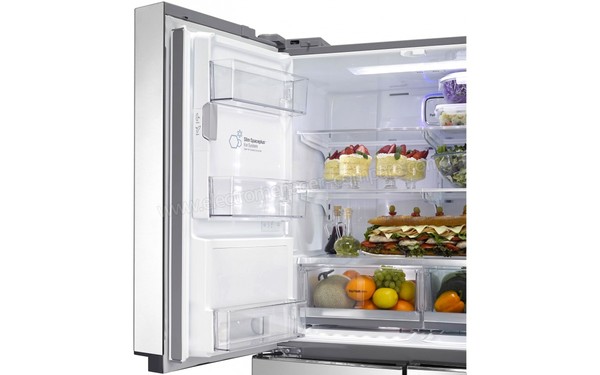 LG GLS8848SC - Fabrique de gla&ccedil;on avec manette d'ouverture  (cr&eacute;dit : Boulanger)