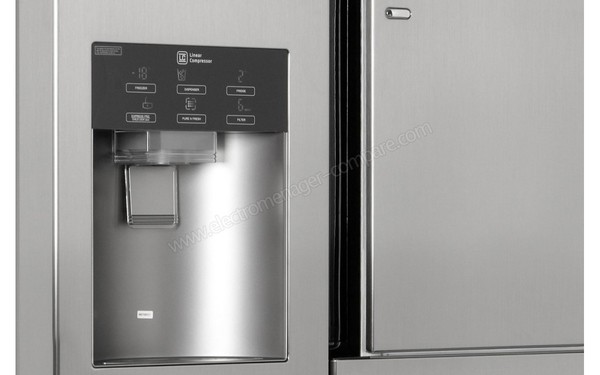 LG GS9366PZQVD - Vue du distributeur d'eau (cr&eacute;dit : Boulanger)