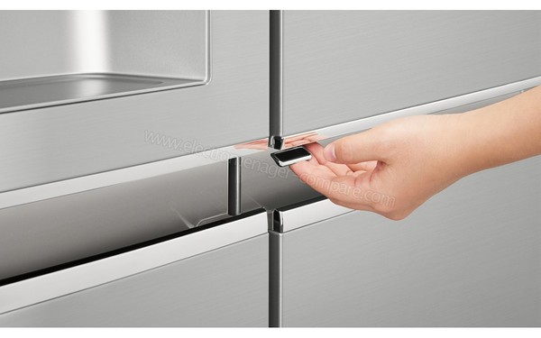 LG GSJ961NEBZ - Bouton d'ouverture du Home Bar