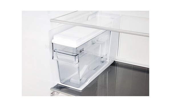 LG GSL6646PS - R&eacute;servoir d'eau du distributeur (cr&eacute;dit : Boulanger)