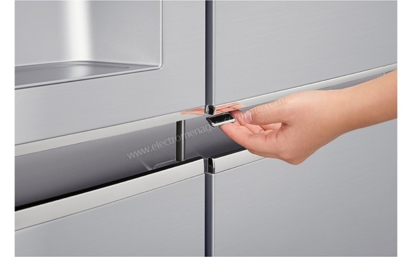 LG GSS6791SC - Vue de la poign&eacute;e cach&eacute;e (cr&eacute;dit : Darty)