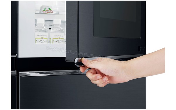 LG GSX960MTAZ - Poign&eacute;e de la porte du homebar