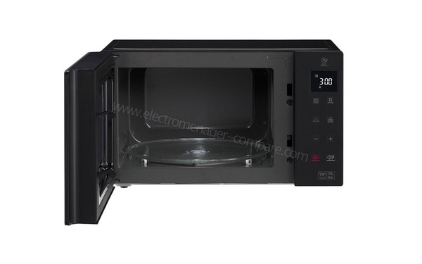 LG MS2535GDS - Vue de face porte ouverte  (cr&eacute;dit : Darty)