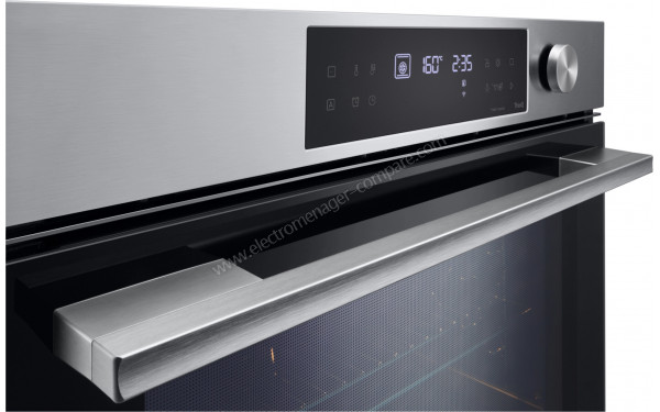 LG WS7D7652CS - Vue 3/4 gauche sur la poign&eacute;e et le bandeau de commandes