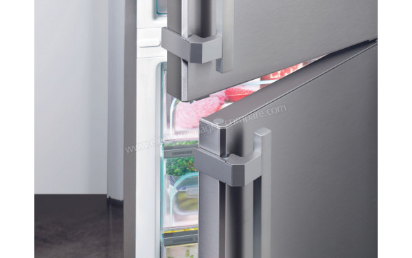 LIEBHERR CBNef 5735-21 - Poign&eacute;es &agrave; d&eacute;pression (cr&eacute;dit : Boulanger)