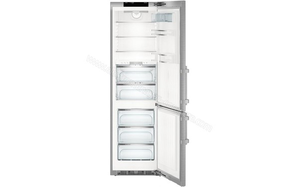 LIEBHERR CBNPes 4858 - Vue de l'int&eacute;rieur vide (n&deg;2)