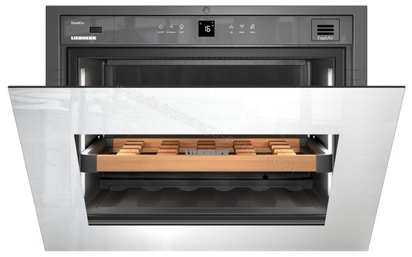 LIEBHERR WKEgw 582 - Vue de face porte ouverte