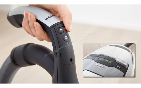 MIELE Blizzard CX1 Blanc Comfort XL PowerLine SKMF5 - Mise en situation