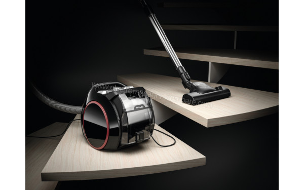 MIELE Boost CX1 Noir Active Powerline SNRF3 - Mise en situation