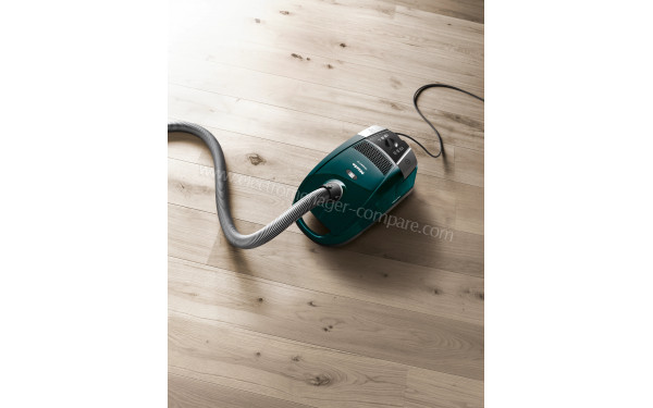 MIELE Compact C2 Vert P&eacute;trole Flex Powerline SDRF5 - Mise en situation