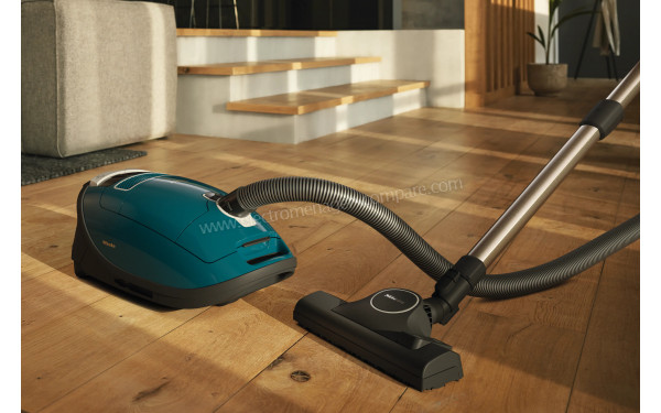 MIELE Complete C3 P&eacute;trole Edition 125 Powerline - Mise en situation