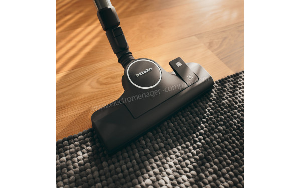 MIELE Complete C3 P&eacute;trole Edition 125 Powerline - Mise en situation