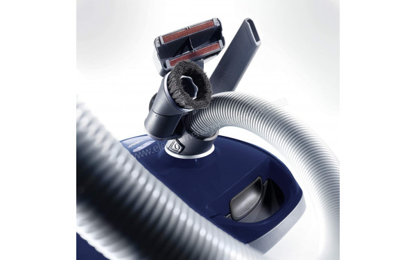 MIELE Compact C2 Bleu Marine PowerLine v2 - Vue du rangement des accessoires